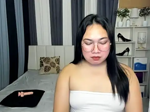 Snapshot of TsUncutKaren chatting on March 3, 2026, 5:46 am TsUncutKaren online show from March 3, 2026, 5:46 am