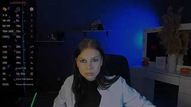 renata sweety online show from September 14, 2025, 11:53 am