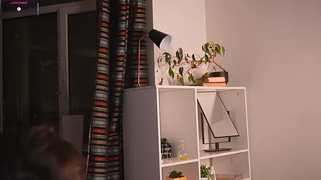 Snapshot of ttragedienne chatting on December 19, 2025, 2:29 am ttragedienne online show from December 19, 2025, 2:29 am