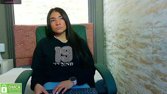 Aurora jones11 online show from September 12, 2025, 3:17 am