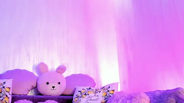 RileyNox online show from October 7, 2025, 7:33 pm