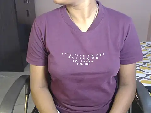 Snapshot of hot_riaa25 chatting on May 11, 2026, 6:05 pm hot riaa25 online show from May 11, 2026, 6:05 pm