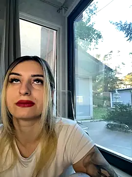 Ella Vee online show from September 24, 2025, 4:38 am