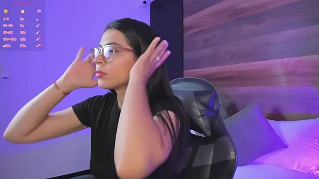 desireee  online show from March 16, 2026, 12:31 pm