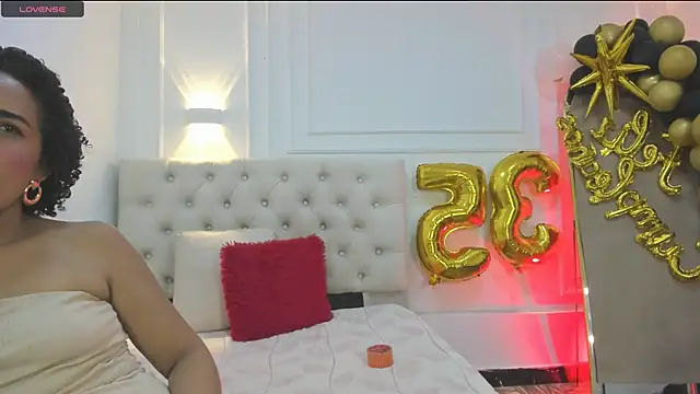 Snapshot of charlotte_dante212 chatting on May 13, 2026, 4:43 am charlotte dante212 online show from May 13, 2026, 4:43 am