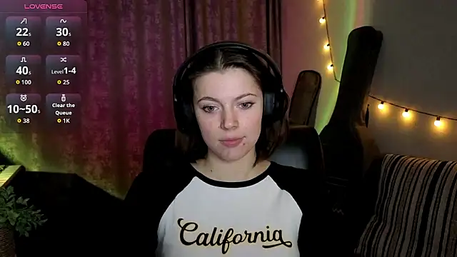 CutieAnny online show from February 26, 2026, 8:08 pm