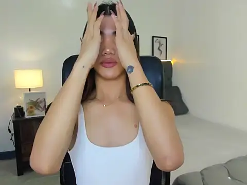 CassieSommereux online show from November 26, 2025, 11:50 pm