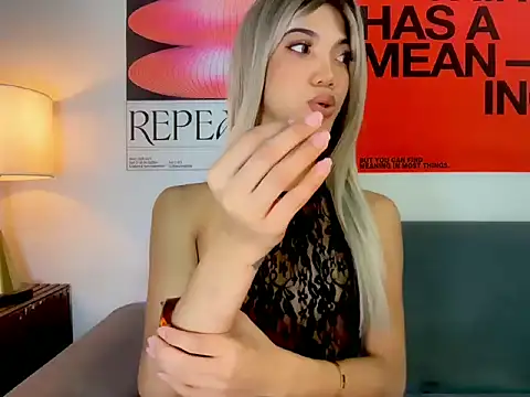 Snapshot of CassieSommereux chatting on February 20, 2026, 7:47 pm CassieSommereux online show from February 20, 2026, 7:47 pm