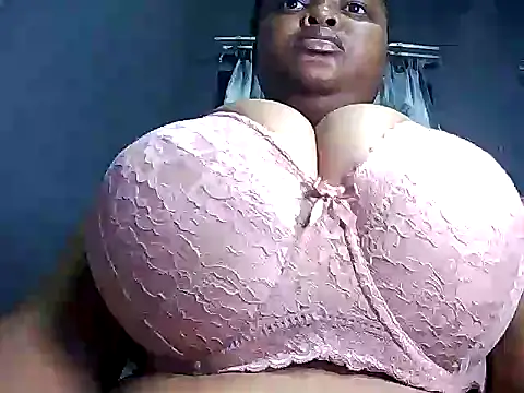 Snapshot of MegaBustyQueen chatting on February 20, 2026, 7:58 pm MegaBustyQueen online show from February 20, 2026, 7:58 pm