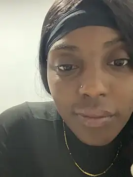 zaracollins01 online show from September 25, 2025, 3:32 am