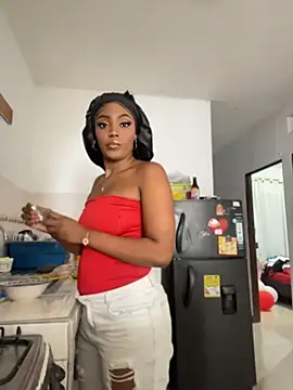 zaracollins01 online show from May 20, 2026, 6:47 pm