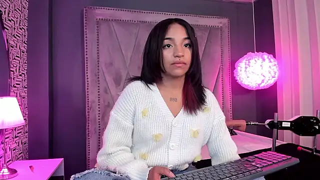 Manelyk evanss  online show from February 13, 2026, 4:14 pm