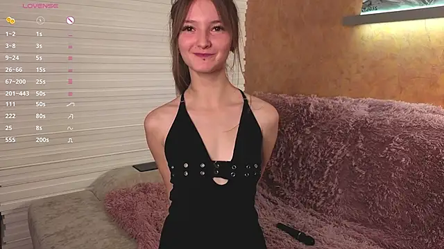 Snapshot of DongMolt chatting on October 17, 2025, 6:10 pm DongMolt online show from October 17, 2025, 6:10 pm