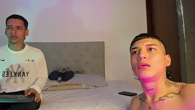 twinkDuohot online show from February 12, 2026, 11:00 pm