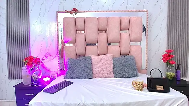 Snapshot of SofiaSommers chatting on November 26, 2025, 7:37 pm SofiaSommers online show from November 26, 2025, 7:37 pm