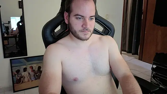 Snapshot of Paul00474 chatting on September 19, 2025, 5:57 pm Paul00474 online show from September 19, 2025, 5:57 pm