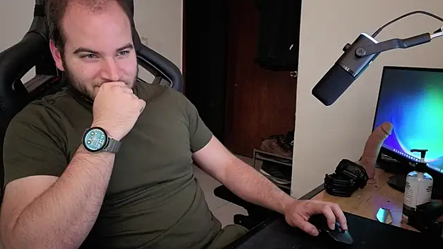 Snapshot of Paul00474 chatting on November 9, 2025, 12:53 am Paul00474 online show from November 9, 2025, 12:53 am