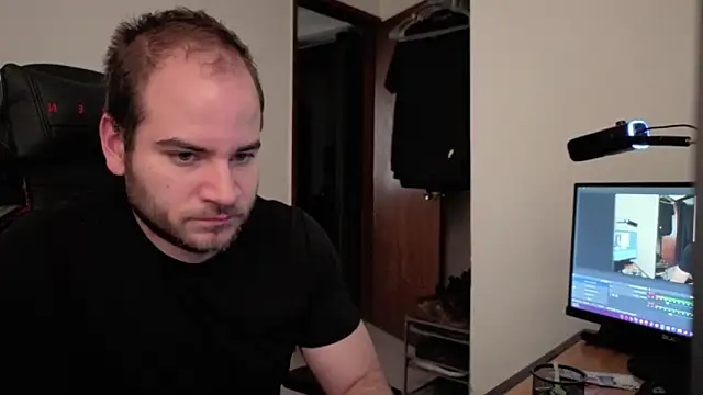 Snapshot of Paul00474 chatting on November 14, 2025, 6:06 pm Paul00474 online show from November 14, 2025, 6:06 pm