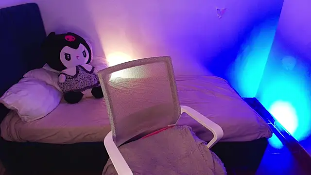 Snapshot of annie-russel chatting on February 4, 2026, 9:26 am annie-russel online show from February 4, 2026, 9:26 am