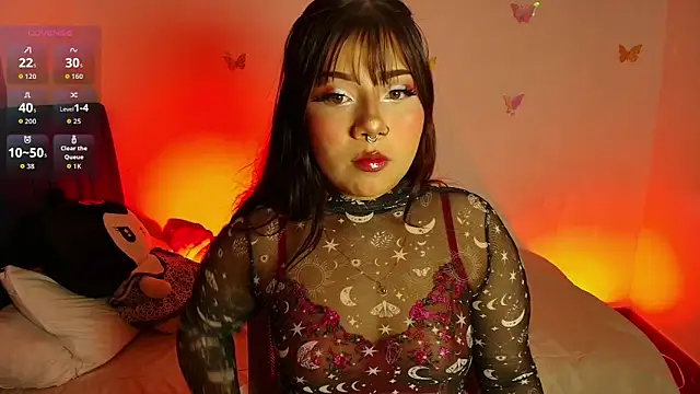 Snapshot of annie-russel chatting on February 17, 2026, 5:48 am annie-russel online show from February 17, 2026, 5:48 am