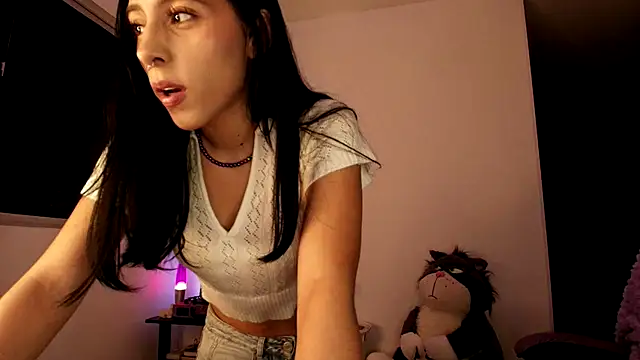 Snapshot of violethun_ chatting on October 11, 2025, 5:17 am violethun online show from October 11, 2025, 5:17 am