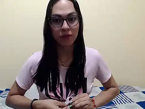 Snapshot of missblu chatting on December 5, 2025, 3:26 am missblu online show from December 5, 2025, 3:26 am