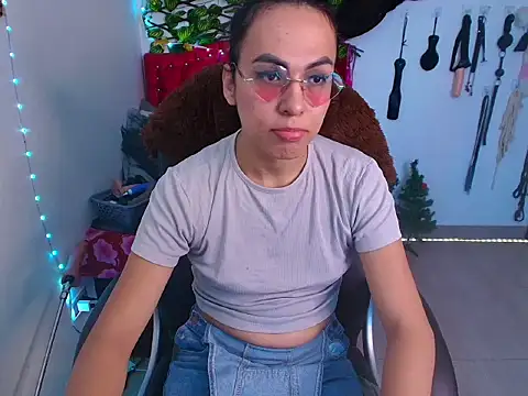 Snapshot of missblu chatting on February 18, 2026, 12:28 am missblu online show from February 18, 2026, 12:28 am