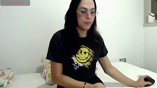 Snapshot of missblu chatting on April 10, 2026, 2:28 am missblu online show from April 10, 2026, 2:28 am