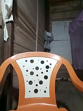 LucyyLy online show from April 8, 2026, 12:10 am