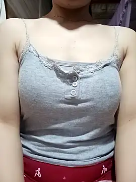 LucyyLy online show from April 9, 2026, 12:32 am