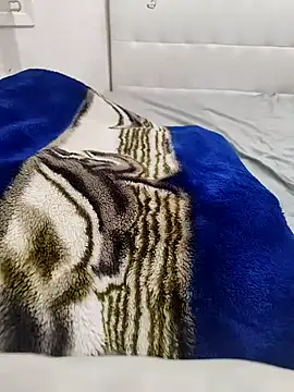 Yazaza1999 online show from October 4, 2025, 1:09 pm