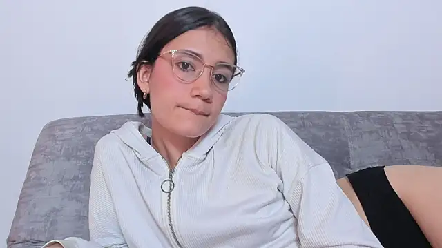 Snapshot of catalella_0 chatting on July 5, 2026, 11:39 am catalella 0 online show from July 5, 2026, 11:39 am