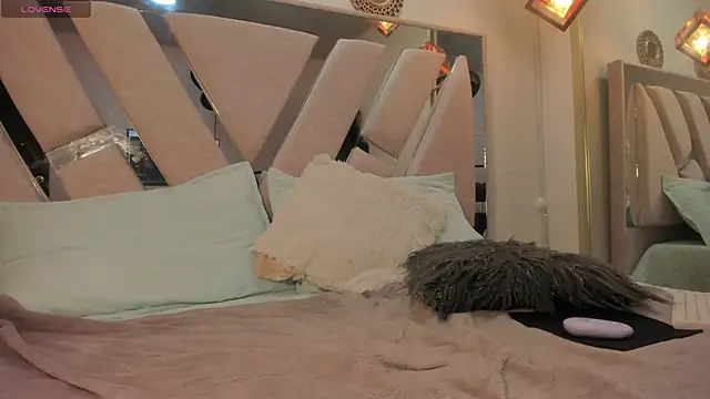 i Carolinee online show from October 1, 2025, 12:11 pm