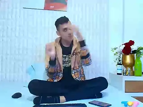 LuigiMarchetti online show from October 20, 2025, 7:47 pm