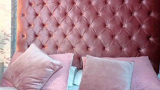 cherry canndy  online show from September 11, 2025, 12:38 pm