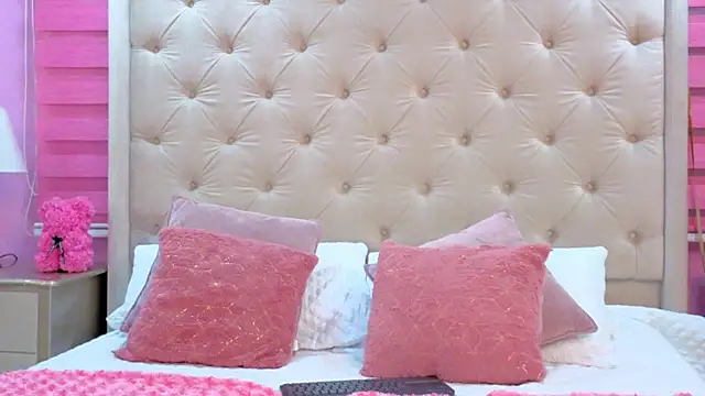 cherry canndy  online show from November 7, 2025, 11:10 am