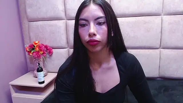 Snapshot of Alana_Hott_ chatting on October 25, 2025, 4:31 am Alana Hott online show from October 25, 2025, 4:31 am