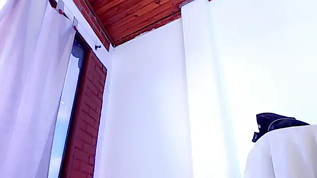 aura-monet online show from October 16, 2025, 9:49 pm