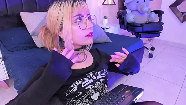 IvyBelle  online show from September 17, 2025, 12:07 pm