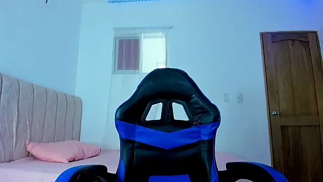 Snapshot of magic_mike_26 chatting on November 2, 2025, 12:51 pm magic mike 26 online show from November 2, 2025, 12:51 pm