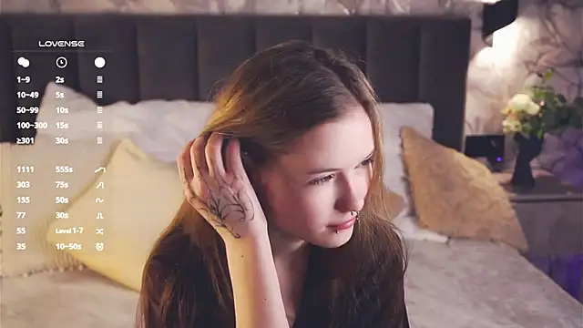 LynHillaire online show from April 19, 2026, 1:10 pm