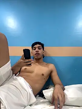 Andres-Andrea1922 online show from September 9, 2025, 10:42 pm