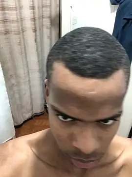 Snapshot of criss_zuri chatting on February 27, 2026, 10:15 am criss zuri online show from February 27, 2026, 10:15 am