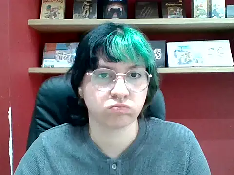 Snapshot of Froggyinthebox chatting on May 28, 2026, 7:55 pm Froggyinthebox online show from May 28, 2026, 7:55 pm