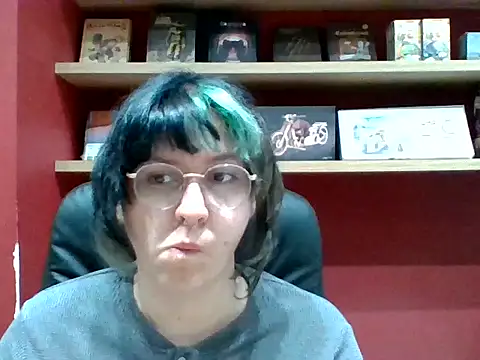 Snapshot of Froggyinthebox chatting on June 3, 2026, 10:37 pm Froggyinthebox online show from June 3, 2026, 10:37 pm
