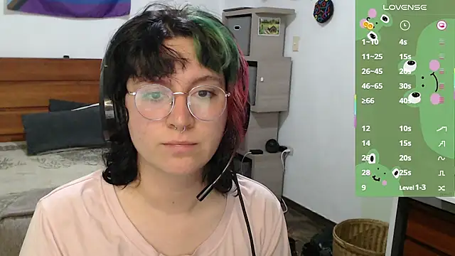 Snapshot of Froggyinthebox chatting on July 28, 2026, 12:51 am Froggyinthebox online show from July 28, 2026, 12:51 am