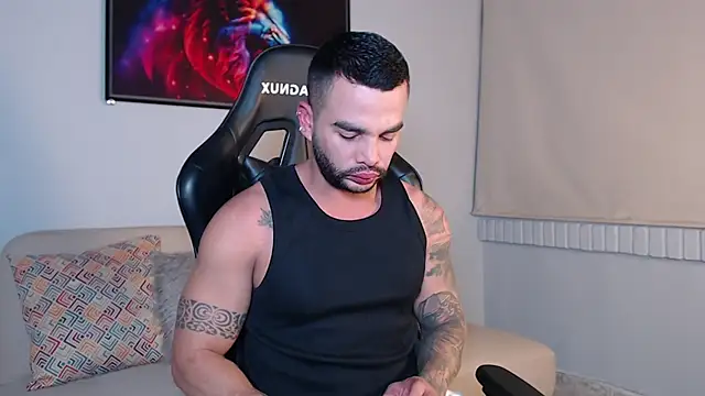 Bruno De Lucaa  online show from September 9, 2025, 2:22 am