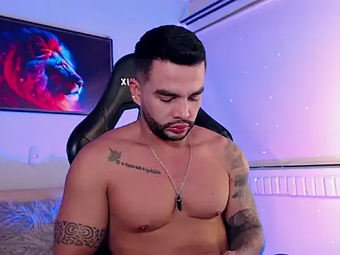 Bruno De Lucaa  online show from December 19, 2025, 2:40 am