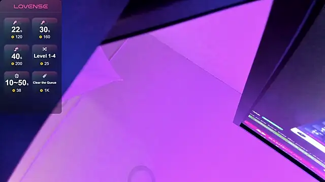 zoerouse  online show from December 4, 2025, 8:28 pm