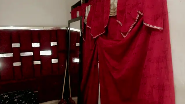 merlinacandy online show from September 22, 2025, 5:48 pm